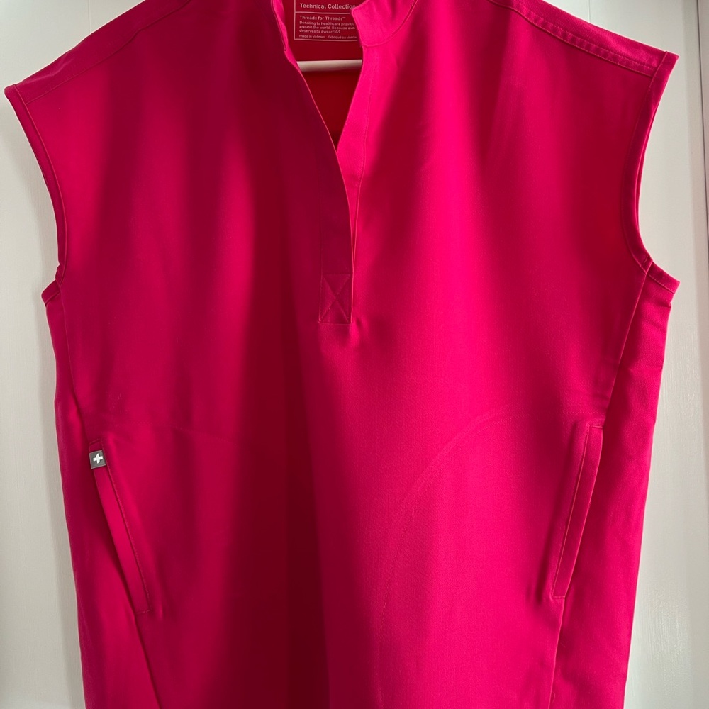Figs Rafaela Oversized Scrub Top in XS